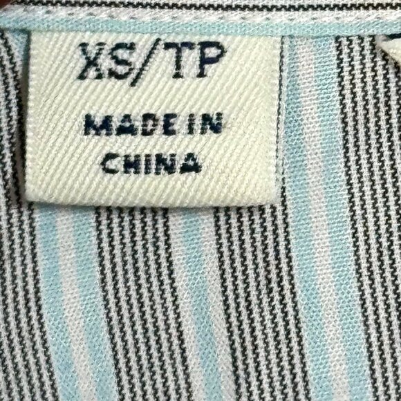 Cutter & Buck Womens XS Blue & White Striped Button-Up Shirt Cotton/Polyester - Picture 4 of 7